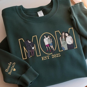 Custom Mom Dad Photo Embroidery sweatshirt, Custom Varsity Embroidered T-shirt, Gift For Mom, Mother&#39;s Day Gift, Unisex Crewneck