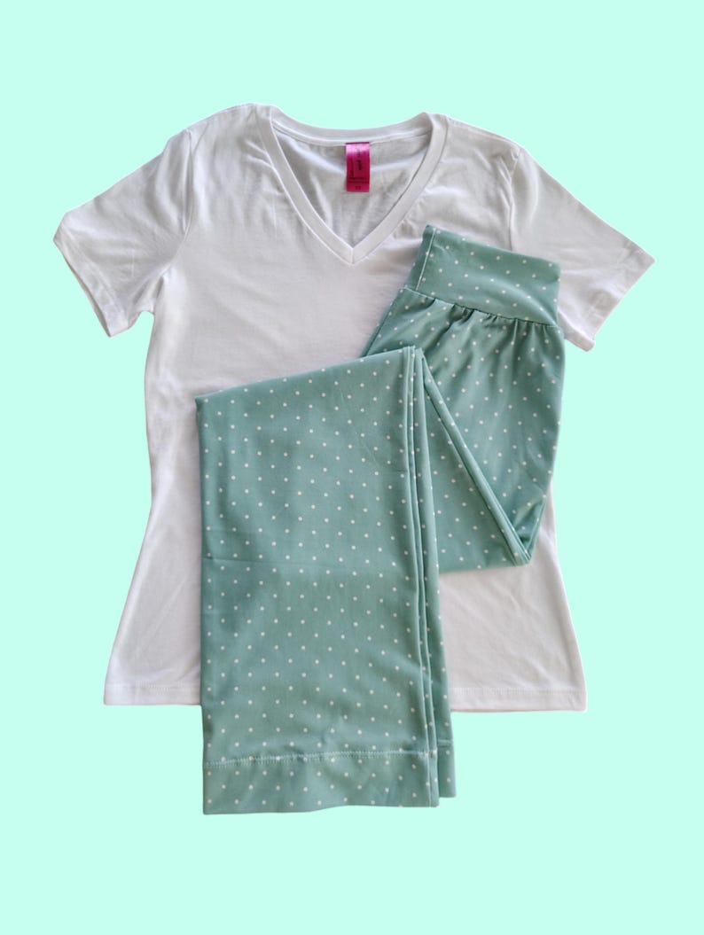 Organic Cotton Sleepwear Set: Cozy Loungewear for Women, Sustainable Pajamas, Ideal Mother's Day Gift image 2
