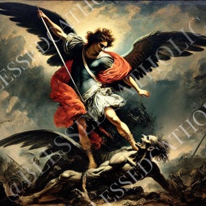 Puede incluir: Una pintura que representa a un ángel con grandes alas oscuras, de pie sobre una criatura monstruosa derrotada. El ángel lleva una túnica azul, una capa roja y sostiene una lanza. La criatura está tendida de espaldas, con la boca abierta en un grito. El fondo es un cielo tormentoso.