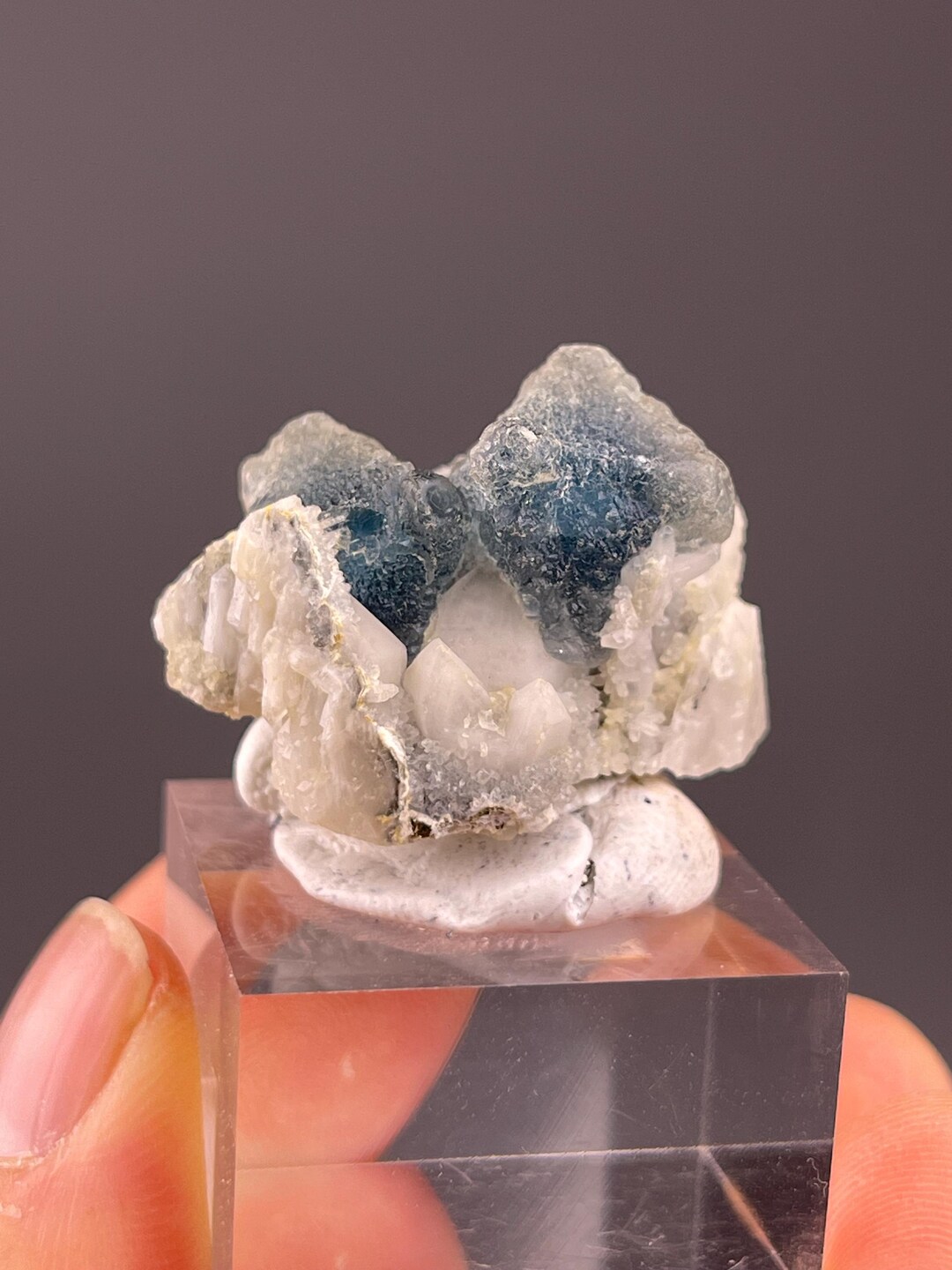 Cluster Di Fluorite Blu-verde Naturale A Su Matrix - - Catawiki - Foto 6