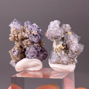 Rohes Fluorit-Mineralprobenset mit Glimmer - Lehrreiches Geologisches Display für Sammler