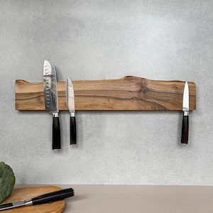 Walnut magnetic knife holder. Live edge magnetic knife display. Wall mounted custom knife rack, gift for dad, home improvement