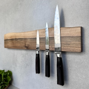Magnetischer Messerhalter mit Live Edge - Walnuss Wandmesserleiste, Messerleiste, Holzküchenaufbewahrung, Messerorganizer, handgemachtes Dekor