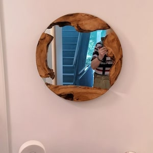 Live Edge Round Olive Wood Mirror, Wooden Frame Wall Mirror, Circular Mirror for Wall Decor, Circle Wood Large Mirror, Organic Wood Mirror