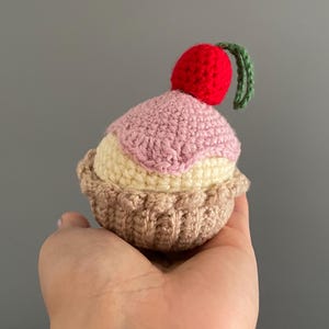 Crocheted Sweet pie plush
