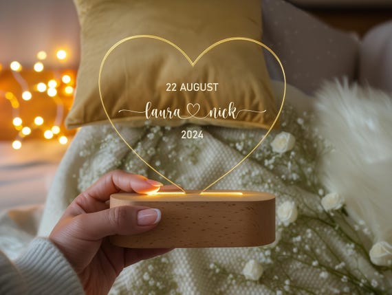 Personalisierte Herz-Acryl-Lampe mit Gravur–Namen & Datum–LED Nachtlicht – Hochzeitsgeschenk.Geschenk.Weihnachtsgeschenk für sie und ihn.