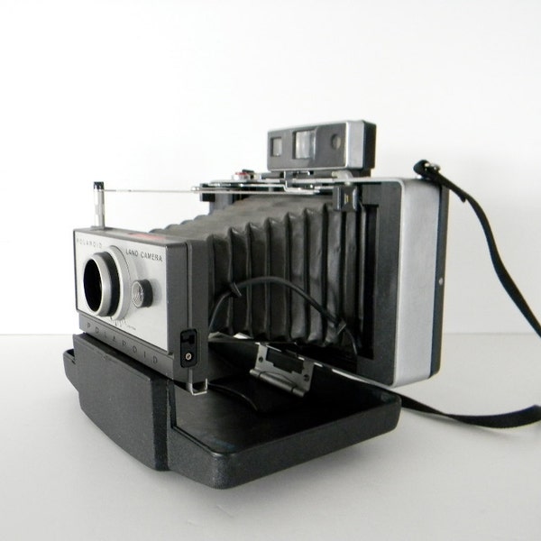 SALE:  Polaroid Automatic Land Camera 101