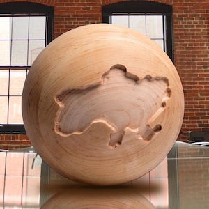 Holzkugel mit Landkarte der Ukraine, Wohndekor, Holzkunst, Schreibtischdekor, Holzwanddekor, benutzerdefinierte Holzkarte, Kaffeetischdekor, Globus
