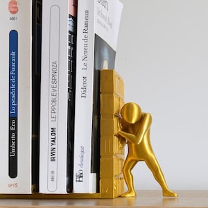 Pergamon Bookend – 3D Printed Modern Figure Holding Bookshelf | Unique Desk Organizer | Minimalist Bookend Gift for Book Lovers & Readers