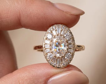 Oval Sunburst Halo Ring: Art Déco Baguette & Rund Diamant Cluster Verlobungsring Strahlendes Gold