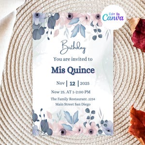 Modèle d'invitation floral élégant Mis Quinceañera - fleurs roses, bleus gris - imprimable 15e anniversaire - téléchargement numérique - invitation modifiable