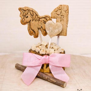 Personalised Cat Birthday Cupcake – Pink Cat Cake with Ribbon & Catnip, Custom Feline Treat