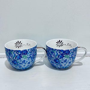 Lilly Pulitzer 12 Ounce  Blue Ceramic  Coffee / Tea Cup Mug Gold Handle Set Of 2