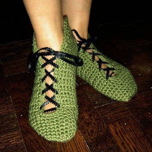 House Shoes, Easy slip on with Back Ankle Opening, Crochet Pattern, 6 sizes Teenage-adult