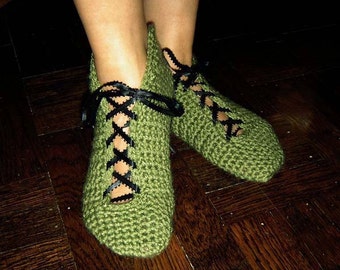 House Shoes, Easy slip on with Back Ankle Opening, Crochet Pattern, 6 sizes Teenage-adult