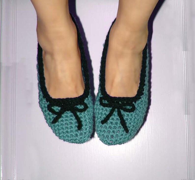 Stylish Flat Shoes, Slippers. Teenage Woman sizes INSTANT DOWNLOAD Crochet Pattern image 3