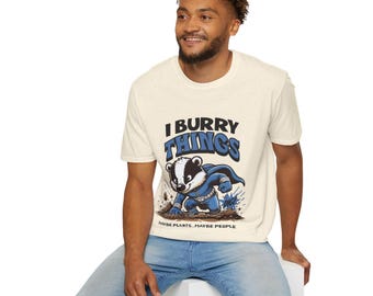 I Bury Things Skunk Shirt | Funny Gardening Plant Pun Tee