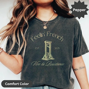 Komfortfarben Feelin Französisches Guillotine-Shirt, Antikapitalismus-soziale Gerechtigkeit Freiheitliches Linke-Revolution-T-Stück Essen die Reichen Erwarten Widerstand