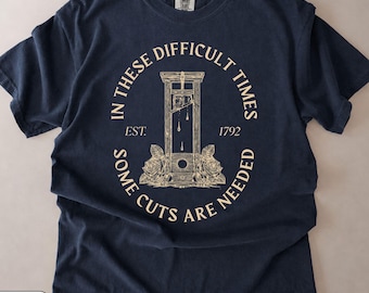 Camiseta con estampado de guillotina, colores cómodos y humor negro