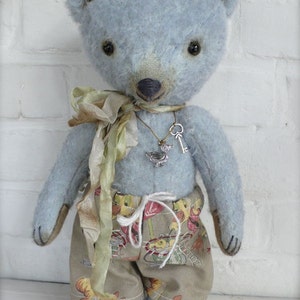 PDF-E-pattern to make a bear like Mooser, Tucky or Wolli.