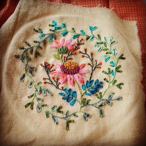 flower medaillon embroidery pattern