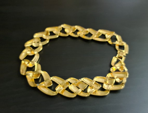MCM chunky white enamel chain necklace Gold choke… - image 6