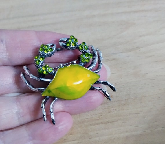 Crab brooch Enamel yellow vintage brooch Rhinesto… - image 3