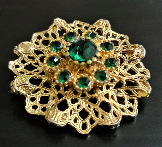 Vintage filigree green brooch Green rhinestone Vi… - image 1