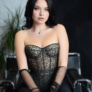 Elegant Renaissance Black Corset - Lace Floral Overbust - Goth Vampire Chic - Alluring Cupped Bodice