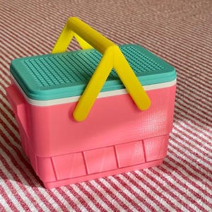 Small Portable Plastic Ice Chest Cooler – STL Digital File for 3D Printing