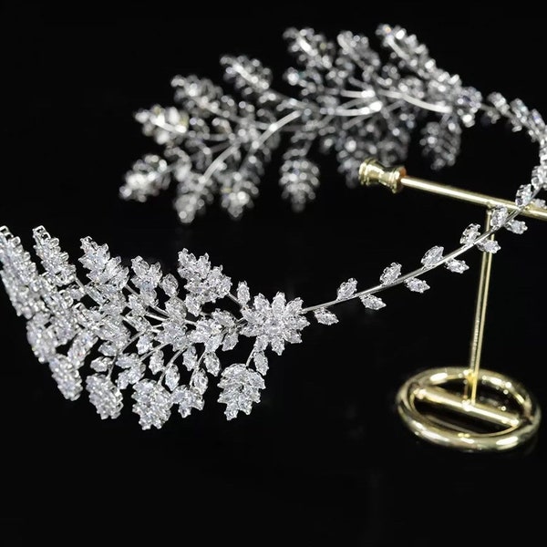 Vintage Inspired Bridal Crystal Hair Comb Garland Headpiece Silver vine leaves Side bun