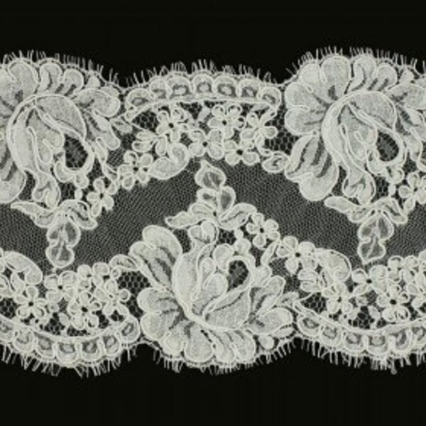 Wedding bridal  alencon corded lace veil trimming scallop off white light ivory floral pattern eyelash edges scalloped borders 002A