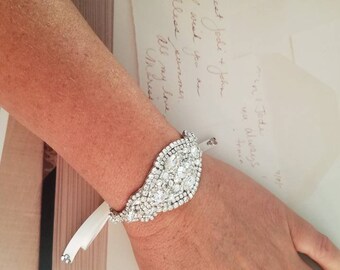Bridal bracelet, wedding bracelet, wedding jewelry, vintage style bracelet, wedding cuff pearls