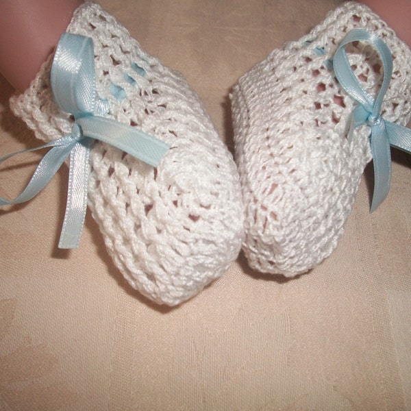 Thread booties for baby boy