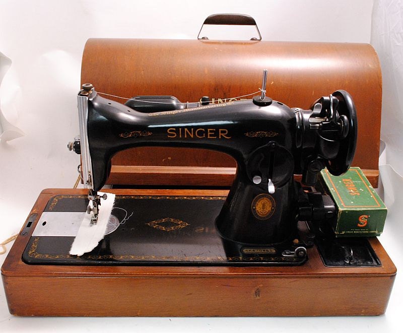 Singer Sewing Machine 1950s Centennial Edition 15-91 Portable | Etsy