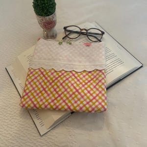 Padded Kindle Sleeve | E-Reader Sleeve | Book Lover Gift | Vintage Fabric | Kindle Paperwhite Sleeve | Yellow and Pink | Kindle Case