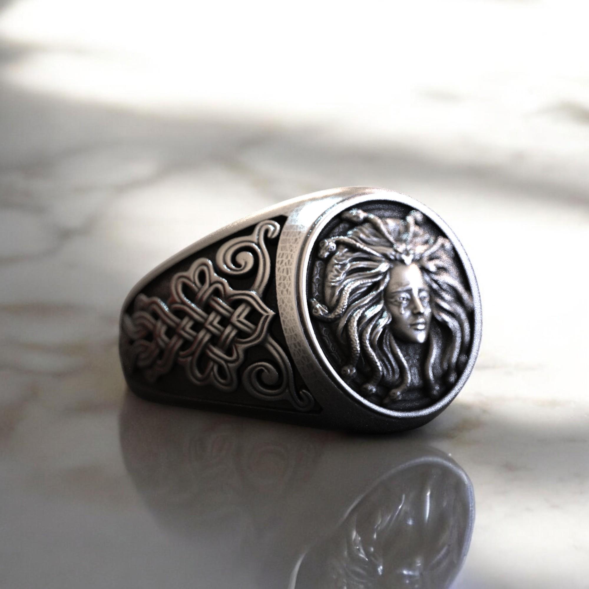 Anello Medusa Gorgone In Argento 925 – Stile Biker – Uomo – Fatto A Mano India