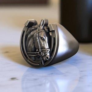 925 Sterling Silver Horse Head Horseshoe Ring, Unique Equestrian Jewelry for Men & Women | Handcrafted Animal Lover Gift