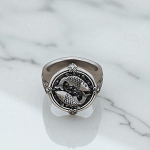 Koi Fish Ring 925 Sterling Silver Men’s Signet Ring – Handmade Yin Yang Carp Symbol Jewelry, Unique Animal Statement Silver Ring