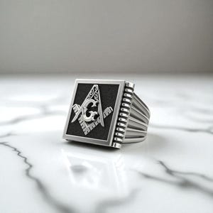 Striking Masonic Ring | 925 Sterling Silver Masonic Signet Ring with Square & Compass Emblem