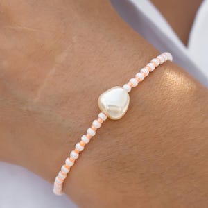 Summer bracelet Maui Apricot, adjustable summer bracelet with vegan pearl, handmade in Germany, ladies pearl bracelet orange apricot