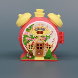 Teeny Weeny Families Beauty Salon Clock