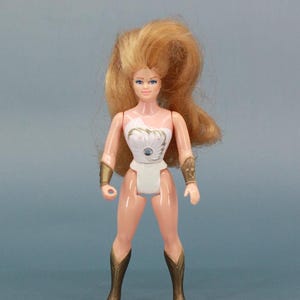 Vintage 1984 She-Ra Action Figure – Mattel Princess of Power