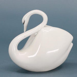 Vintage Hollóháza Porcelain Swan Figurine