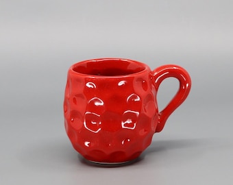 Vintage rode mok met textuur – retro keramische koffiekop – 8,5 cm