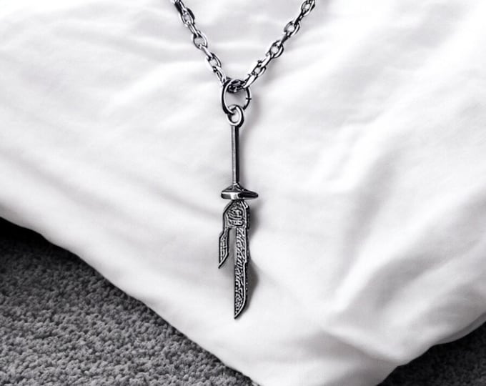 Collier pendentif lance céleste inversée | Bijoux inspirés des dessins animés | Collier chaîne gothique | Cadeau unique pour anime et collectionneurs