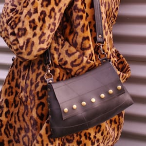 Vegane Handtasche, Upcycling Innertube, veganes Leder, upcycled fashion, nachhaltige Mode, Designer Handtasche, wasserdicht