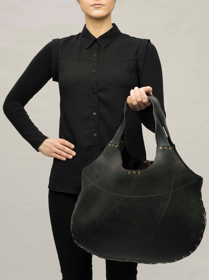 Vegan handbag, supersized, super-size, vegan leather, upcycled fashion, sustainable fashion, designer handbag, waterproof, innertube image 3