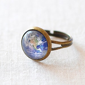 Planet Earth Ring, World Ring, Solar System Ring, Globe Ring. Wanderlust Travel Gift for Explorers. Adjustable Glass Dome Ring, Jewellery UK