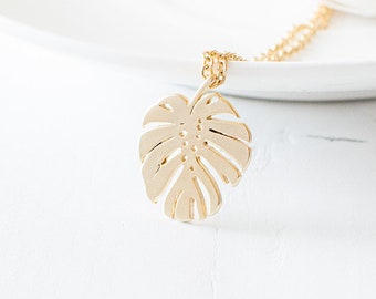 Tropical Ak\u00e9bou necklace